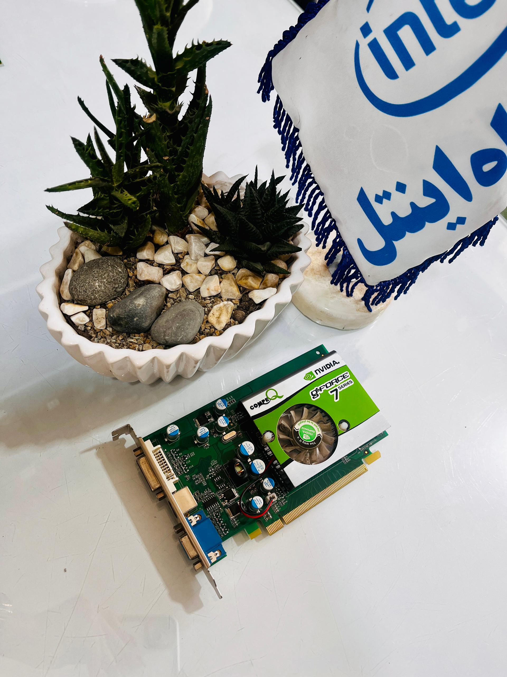 کارت گرافیک GEFORCE/ 7300GS /256M/DDR2/COMPEQ/استوک